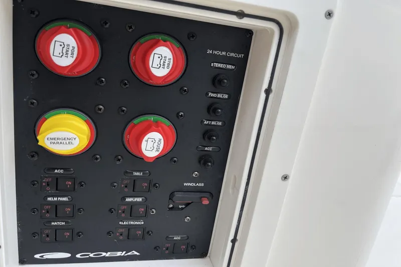 Slide: The Image of Cobia 280 CC 2022 - 91
