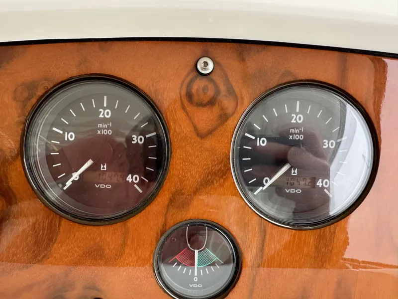 Slide: The Image of Sunseeker Predator 60 2000 - 112
