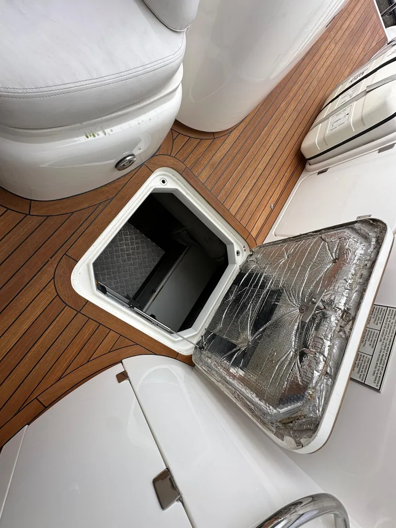 Slide: The Image of Sunseeker Predator 60 2000 - 115