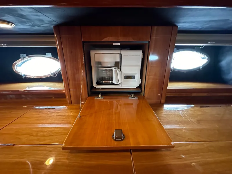Slide: The Image of Sunseeker Predator 60 2000 - 89