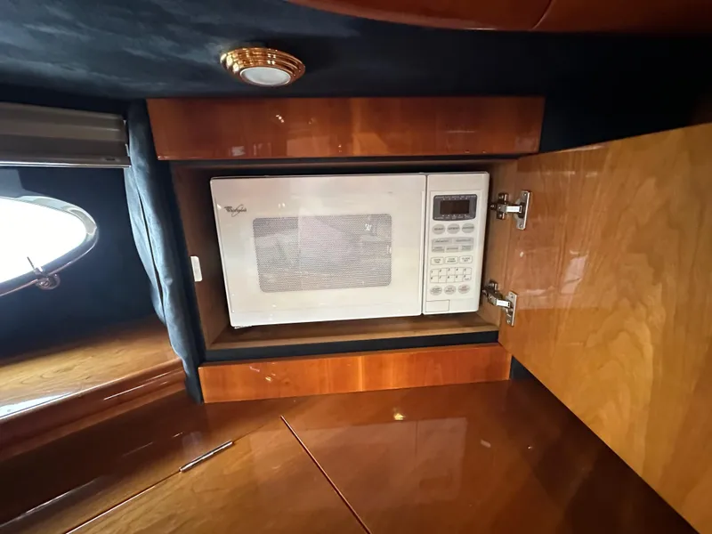 Slide: The Image of Sunseeker Predator 60 2000 - 90