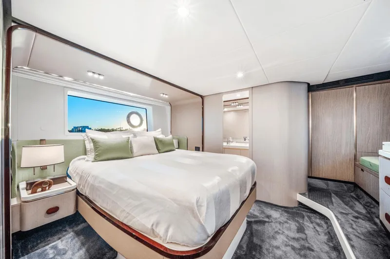 Slide: The Image of Azimut 60 Flybridge 2021 - 22