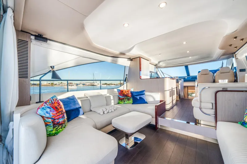 Slide: The Image of Azimut 60 Flybridge 2021 - 32