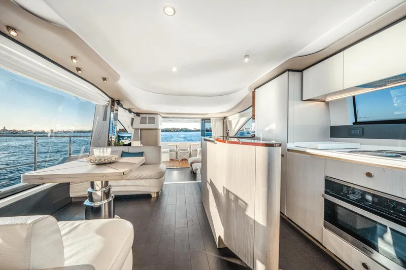 Slide: The Image of Azimut 60 Flybridge 2021 - 38