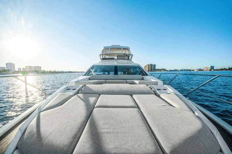 Slide: The Image of Azimut 60 Flybridge 2021 - 49