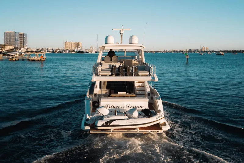 Slide: The Image of Azimut 60 Flybridge 2021 - 5