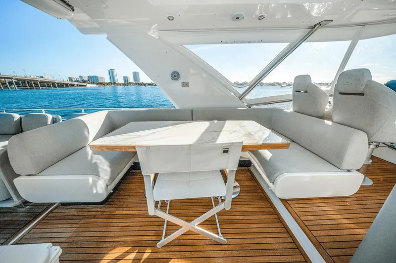 Slide: The Image of Azimut 60 Flybridge 2021 - 55