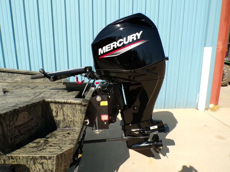 Slide: The Image of 2025 Tracker Grizzly® 1650 T Prairie Wings Edition with Mercury outboard motor, side view. - 7