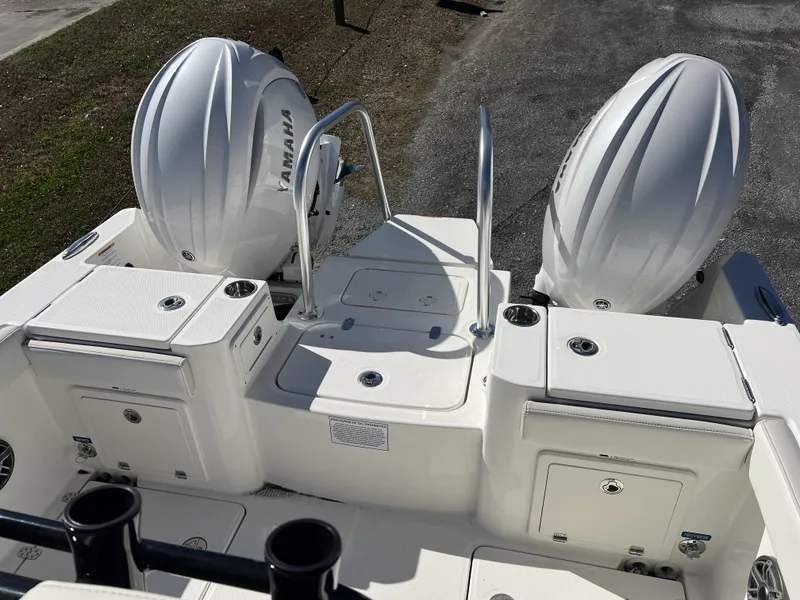 Slide: The Image of World Cat 235 TE 2025 - 10