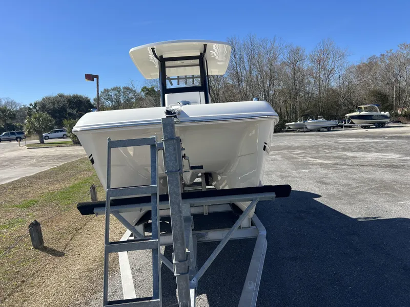 Slide: The Image of World Cat 235 TE 2025 - 12