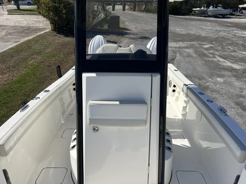 Slide: The Image of World Cat 235 TE 2025 - 9