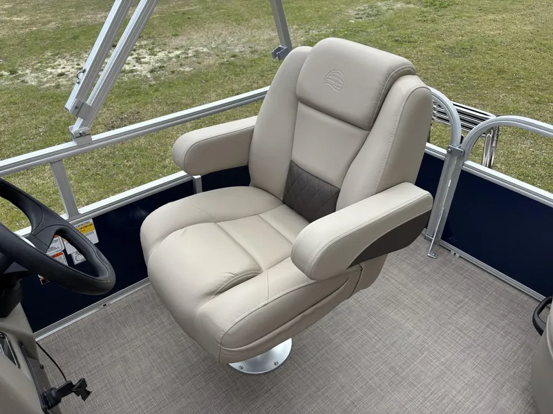 Slide: The Image of Luxurious captain's chair on 2025 Sun Tracker Bass Buggy 16 XL Select pontoon boat. - 8