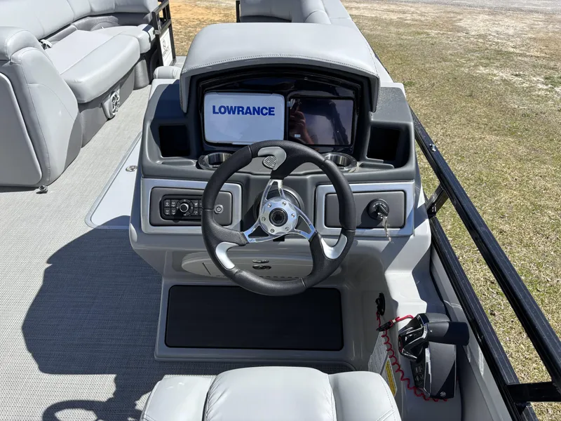 Slide: The Image of Regency 250 DL3 2025 - 7