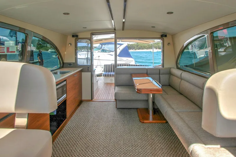 Slide: The Image of Salon Aft - 8