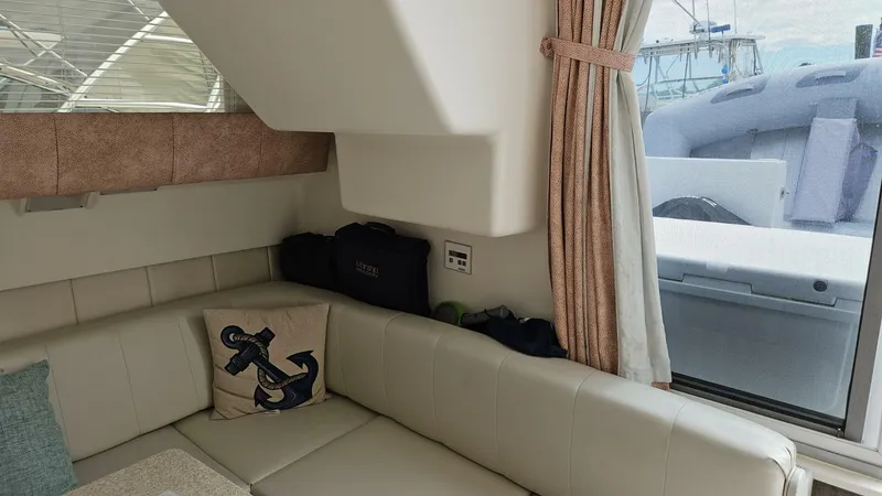 Slide: The Image of Mainship 31 Sedan Bridge 1998 - 18