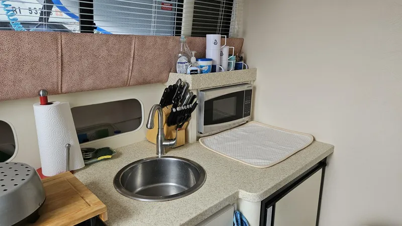 Slide: The Image of Mainship 31 Sedan Bridge 1998 - 19