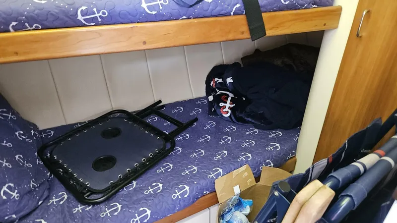 Slide: The Image of Mainship 31 Sedan Bridge 1998 - 21