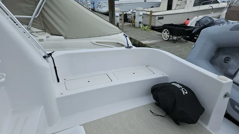 Slide: The Image of Mainship 31 Sedan Bridge 1998 - 22