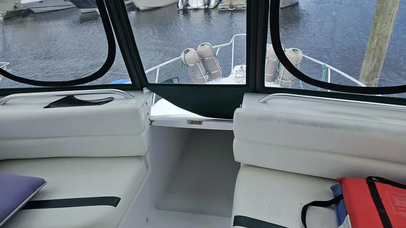 Slide: The Image of Mainship 31 Sedan Bridge 1998 - 26