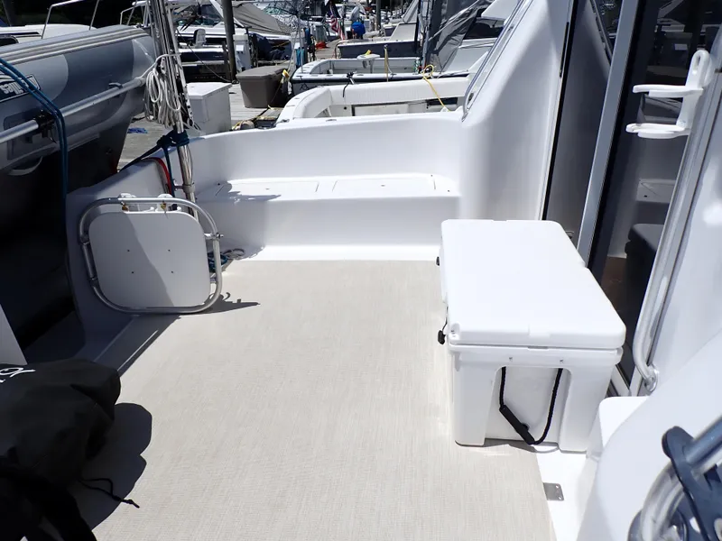 Slide: The Image of Mainship 31 Sedan Bridge 1998 - 42