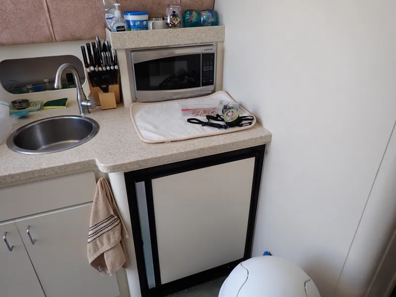 Slide: The Image of Mainship 31 Sedan Bridge 1998 - 49