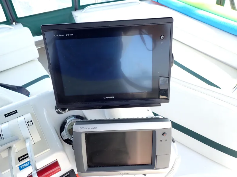 Slide: The Image of Mainship 31 Sedan Bridge 1998 - 58