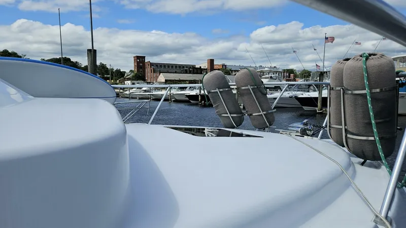 Slide: The Image of Mainship 31 Sedan Bridge 1998 - 9