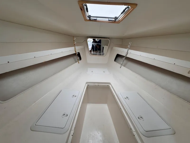 Slide: The Image of Contender 35 Side Console 2004 - 13