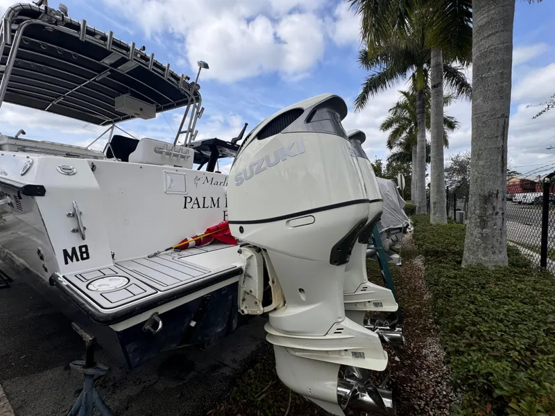 Slide: The Image of Contender 35 Side Console 2004 - 3