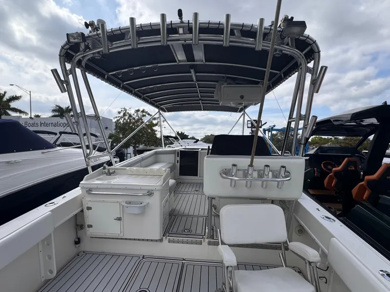 Slide: The Image of Contender 35 Side Console 2004 - 6