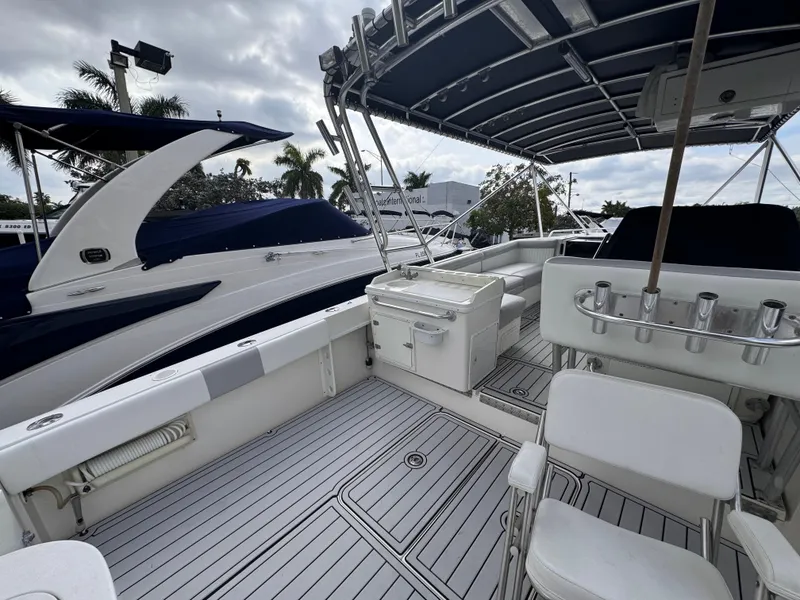 Slide: The Image of Contender 35 Side Console 2004 - 7