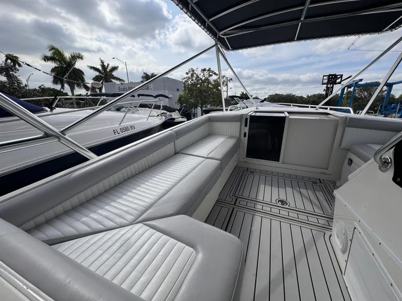 Slide: The Image of Contender 35 Side Console 2004 - 8