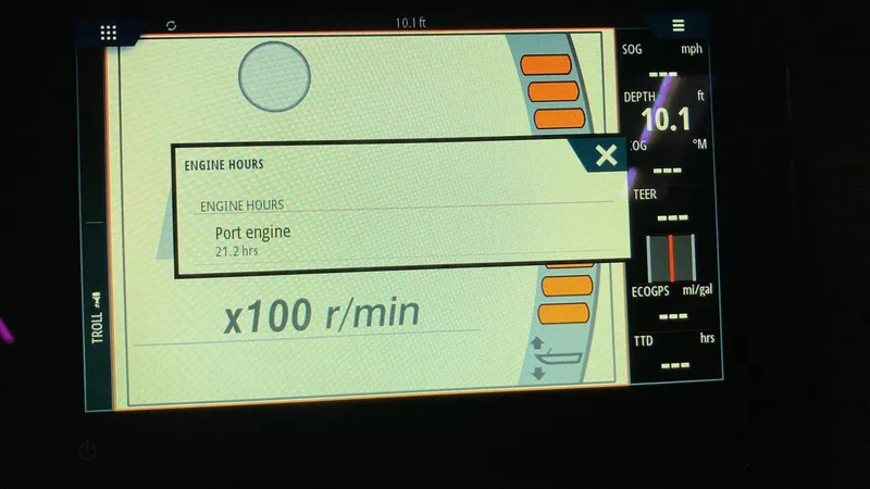 Slide: The Image of Display screen of 2022 Bennington 25 LSB showing engine hours and speed. - 18