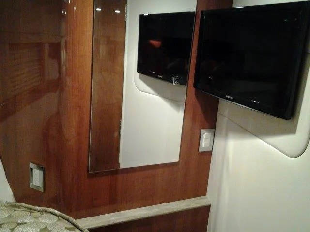 Slide: The Image of Interior of 2017 Formula 40 Performance Cruiser with TV and mirror. - 6