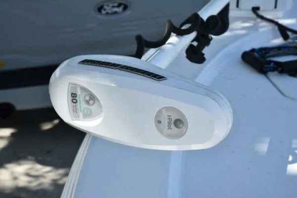 Slide: The Image of Trolling motor on 2018 Sportsman Tournament 214 Bay Boat, featuring i-Pilot technology. - 29