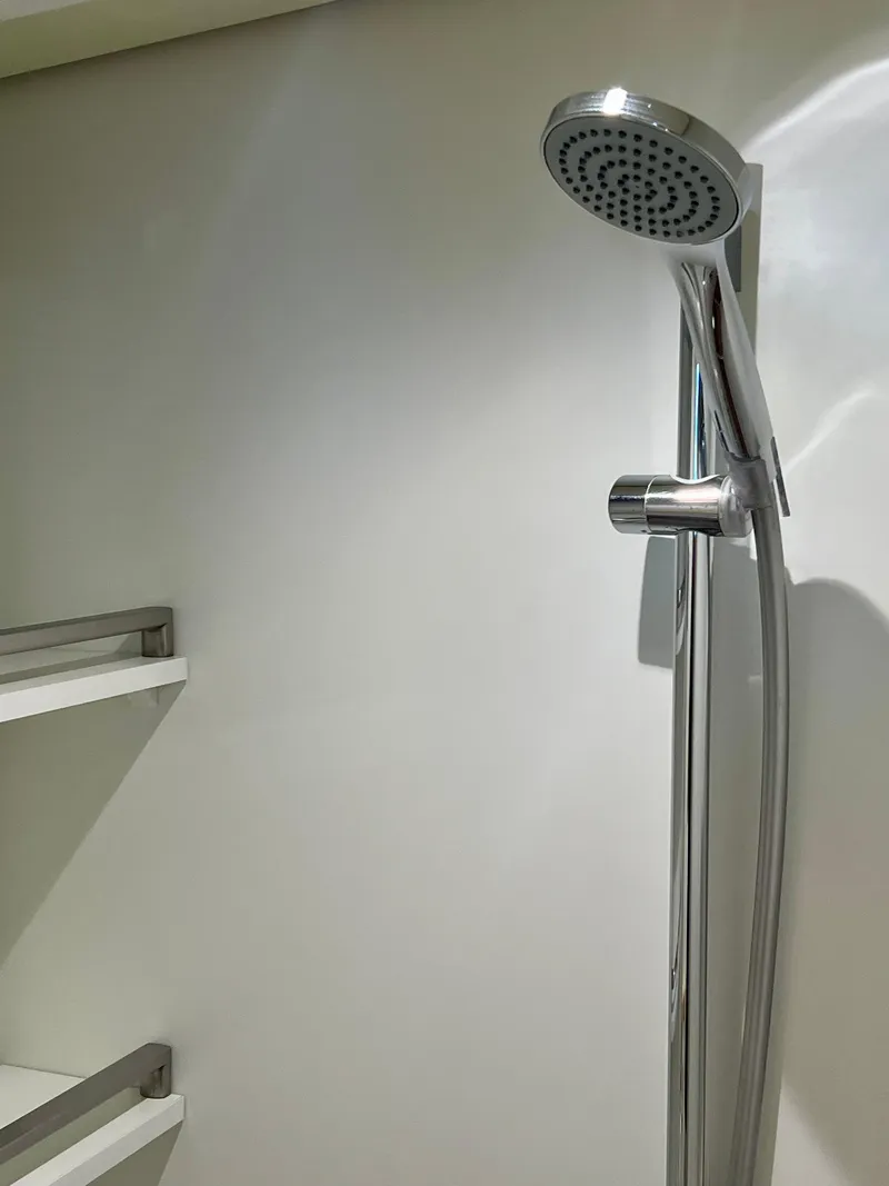 Slide: The Image of Lagoon 620 2017 - 105