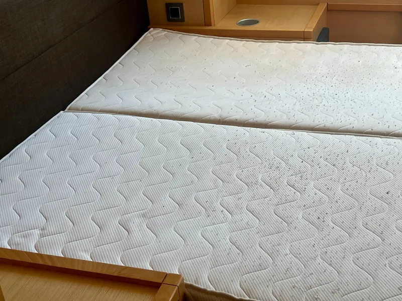 Slide: The Image of Lagoon 620 2017 - 111