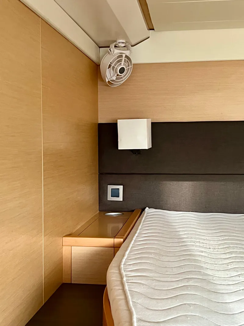 Slide: The Image of Lagoon 620 2017 - 119