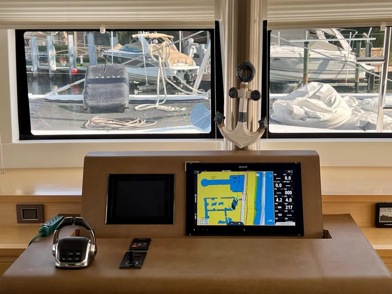 Slide: The Image of Lagoon 620 2017 - 77