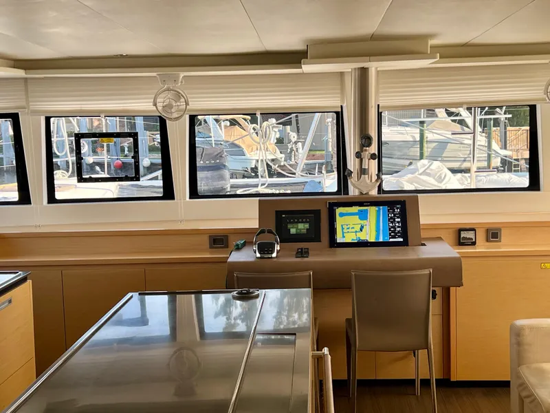 Slide: The Image of Lagoon 620 2017 - 79