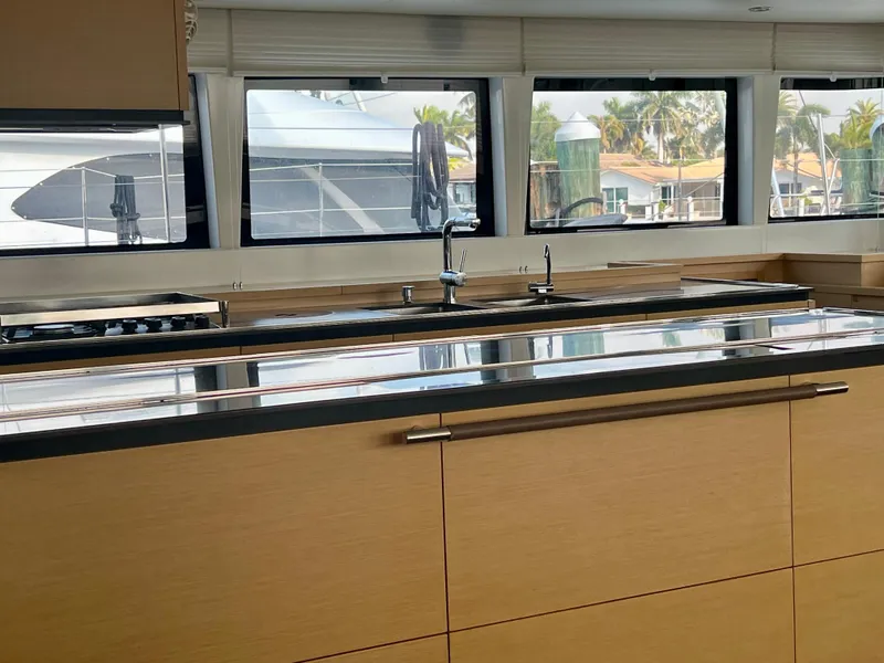 Slide: The Image of Lagoon 620 2017 - 84