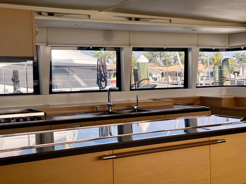 Slide: The Image of Lagoon 620 2017 - 87