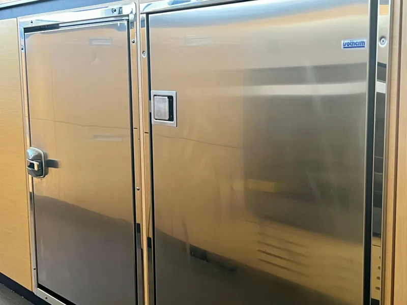 Slide: The Image of Lagoon 620 2017 - 90