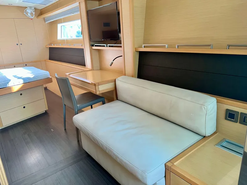 Slide: The Image of Lagoon 620 2017 - 98