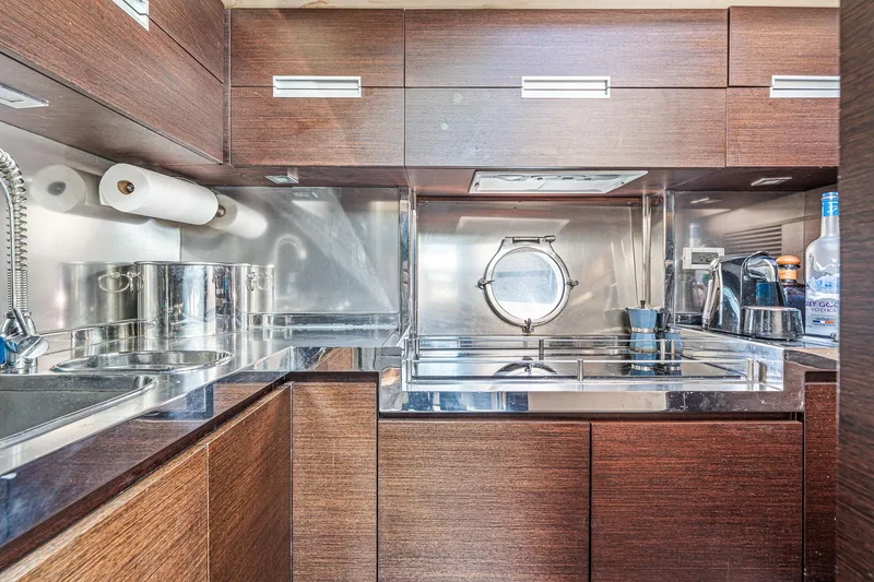 Slide: The Image of Azimut 62S 2007 - 64