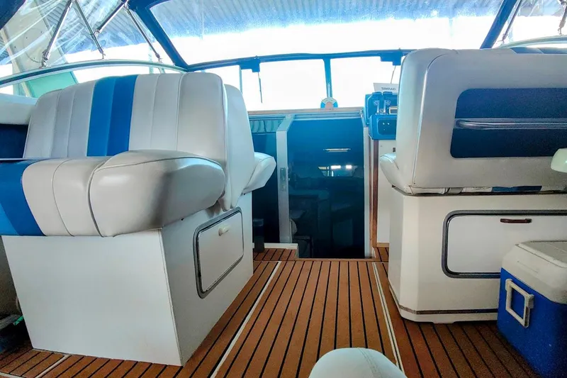 Slide: The Image of Sea Ray 300 Weekender 1989 - 11