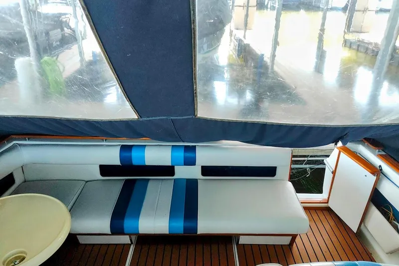 Slide: The Image of Sea Ray 300 Weekender 1989 - 13