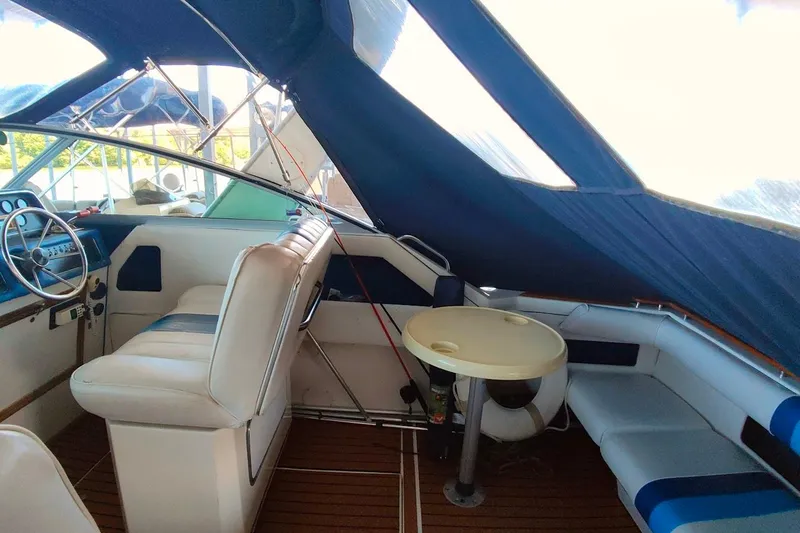 Slide: The Image of Sea Ray 300 Weekender 1989 - 14
