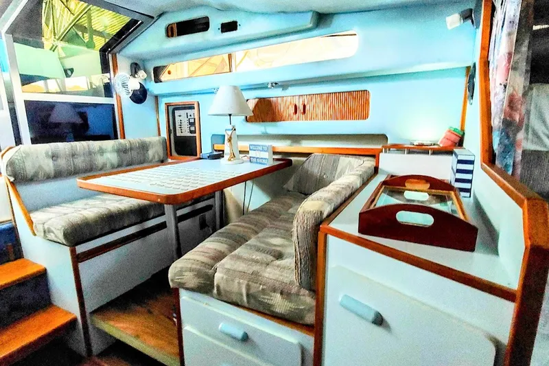 Slide: The Image of Sea Ray 300 Weekender 1989 - 18