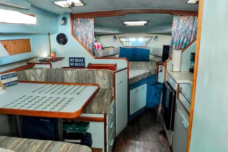 Slide: The Image of Sea Ray 300 Weekender 1989 - 20